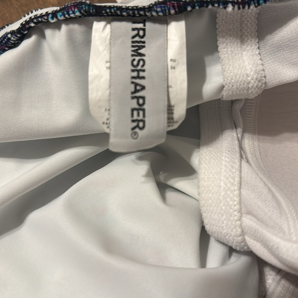 Trimshaper Size 18 One Piece Swimsuit - Picture 5 of 6